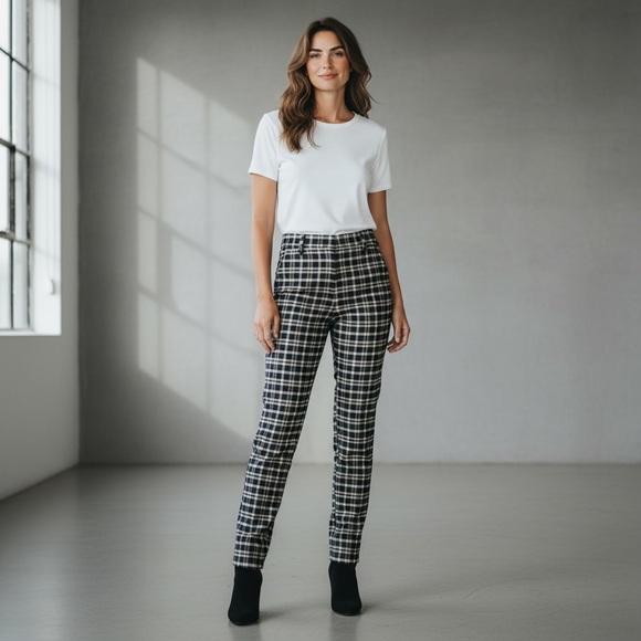 American Eagle Outfitters Pants - AMERICAN EAGLE OUTFITTERS Checkered Straight Leg Chinos in Black/Cream Size 2